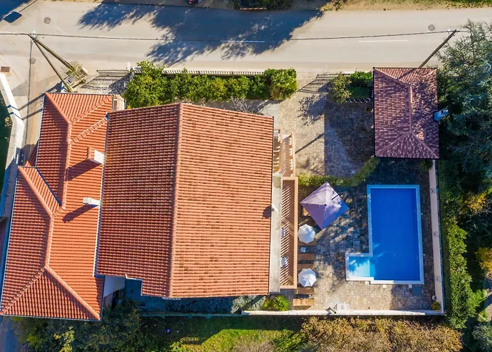 Hébergement de vacances Lolita With Pool Bibinje