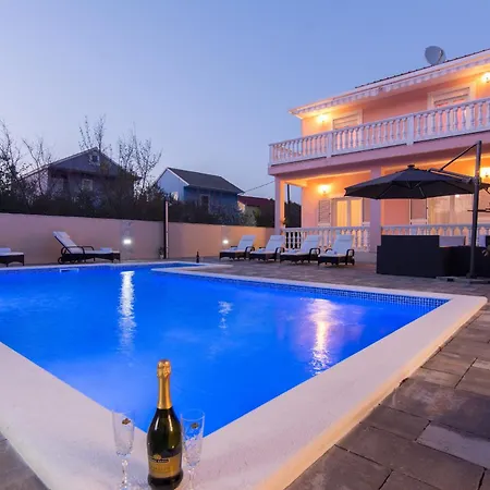 Casa vacanze Lolita With Pool *