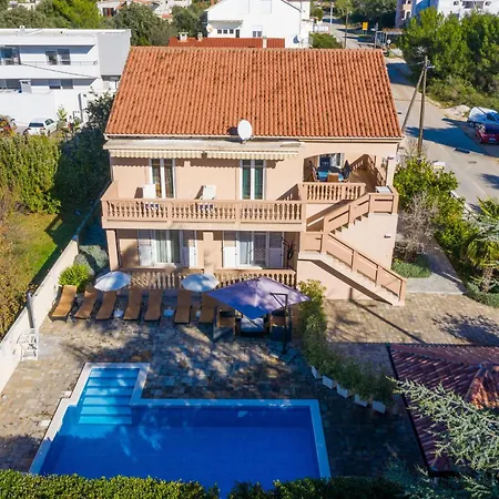 Casa vacanze Lolita With Pool